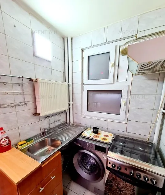 2 camere inchiriere Sala Palatului Calea Victoriei Ateneu etaj 2 mobilat