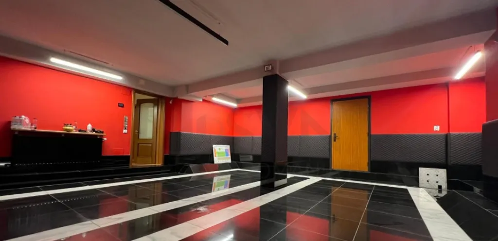 Vila Deosebita cu piscina Erou Iancu Nicolae