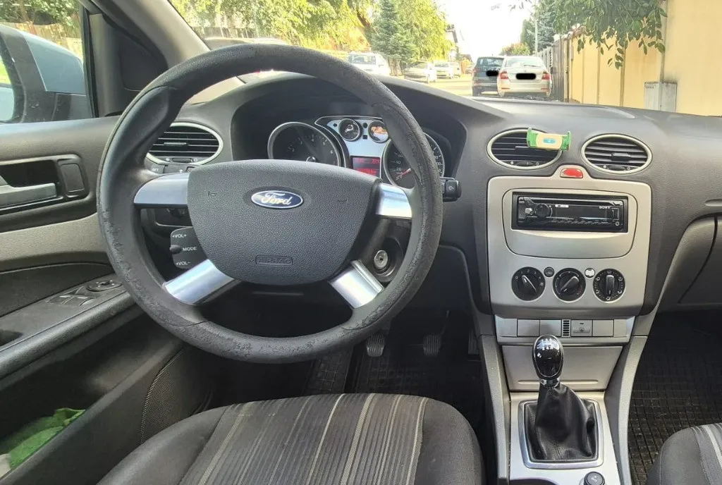 Ford Focus 1 6 hatchback 2008 stare foarte buna 3 500 eur