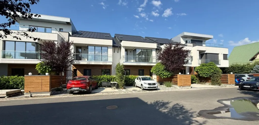 Vile Finalizate Exclusiviste Langa Lac l Complex Rezidential