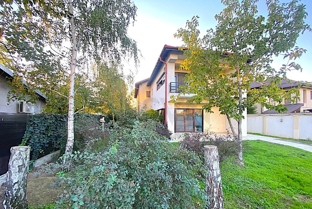Vila de lux cu spatii generoase
