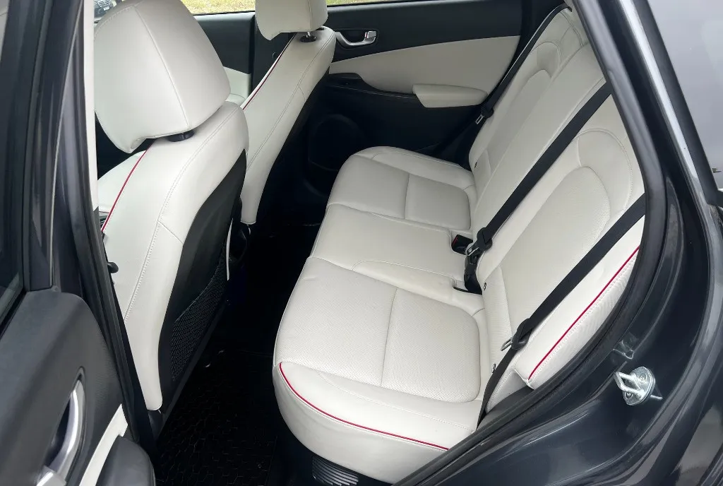 Hyundai KONA 1 6 Hybrid - Executive 16 900 eur