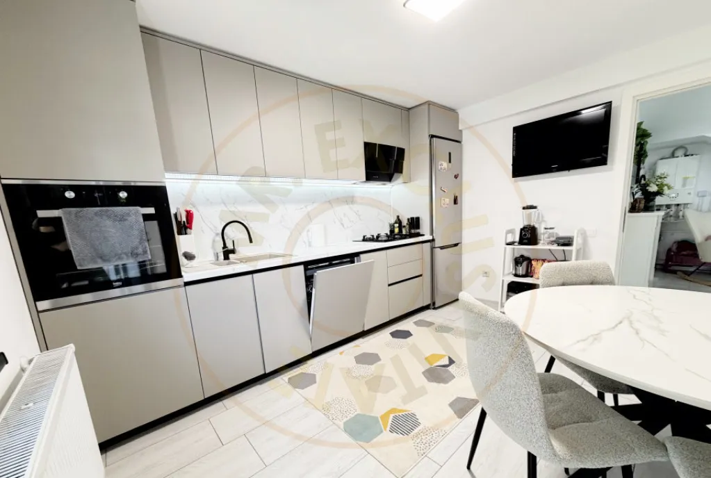 Casa individuala construita in regie proprie Panou