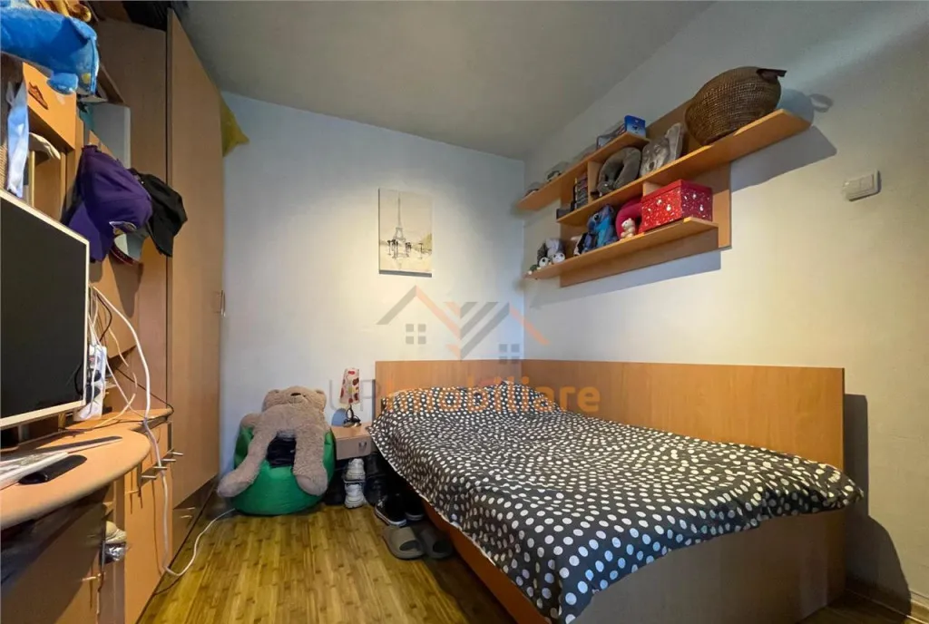 Apartament 3 camere zona calea aradului etaj 3 oradea