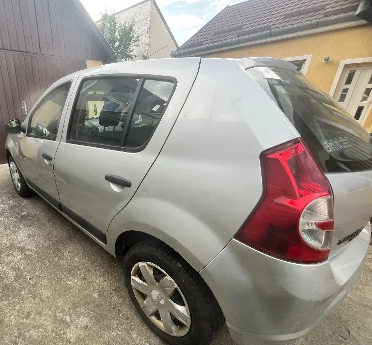 Dacia Sandero 1 4 benzina 2009 ITP valabil al doilea proprietar 6 000 lei