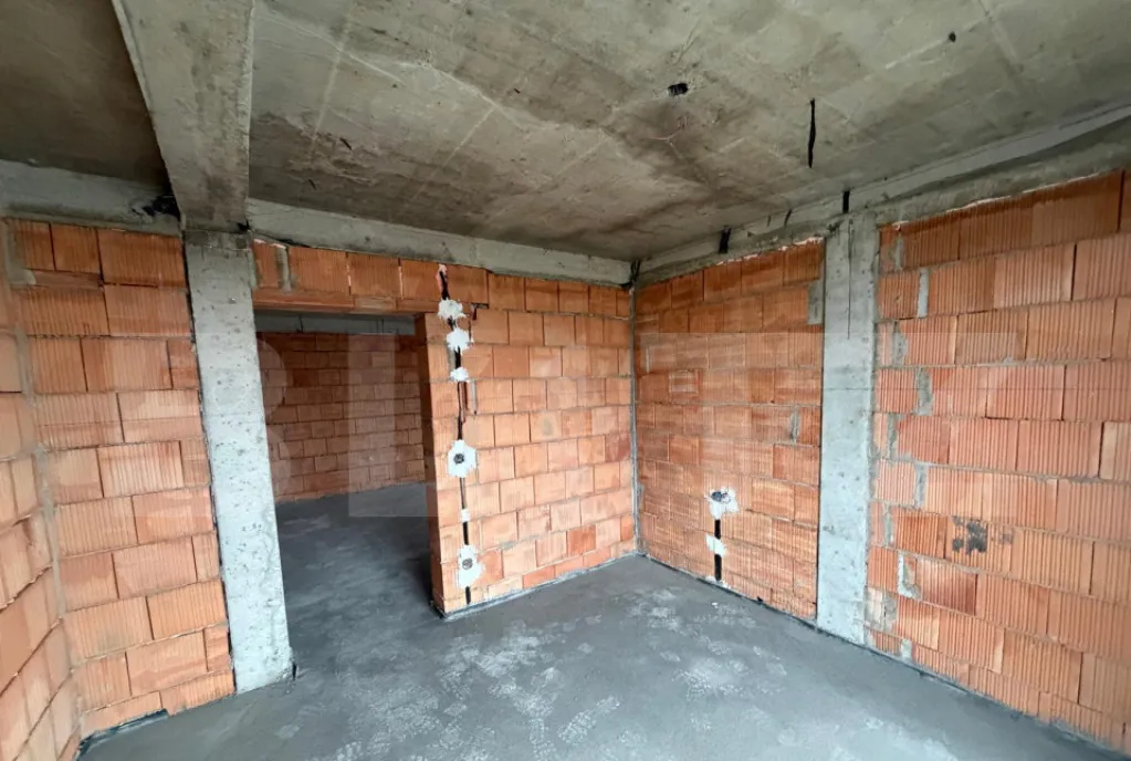 Apartament 3 camere semifinisat Zalau