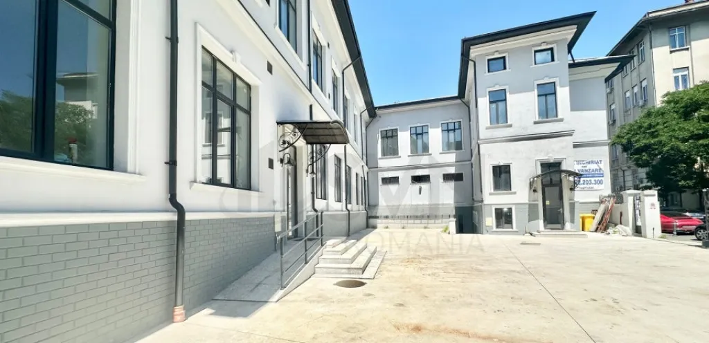 Cladire pretabil clinica l renovata si consolidata l parc