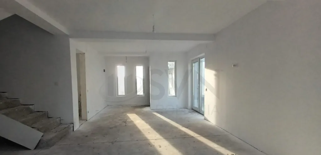 Vila noua l predata finisata l curte proprie