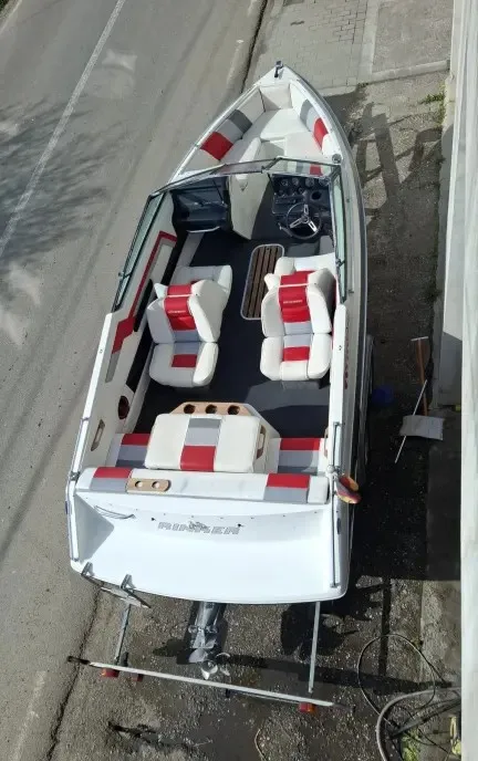 Barca Rinker BOWRIDER 5 949 eur