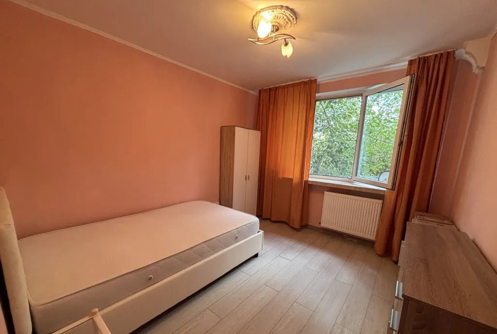 4 Camere Dristor 500 m Metrou Dristor 1