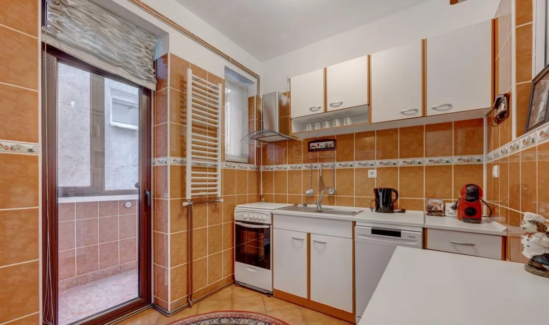Piata Dorobanti 3 camere 91 mp terasa generoasa lift si centrala