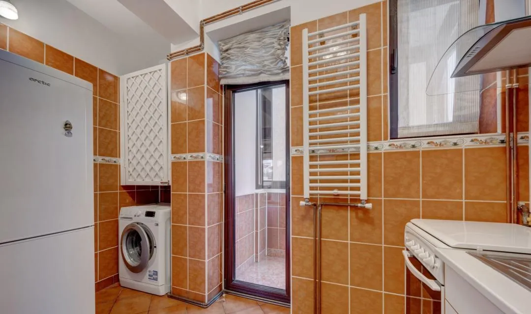 Piata Dorobanti 3 camere 91 mp terasa generoasa lift si centrala