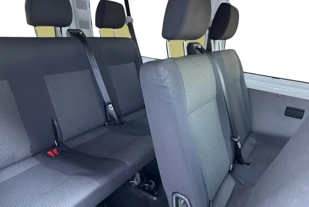 VW T6 Transporter Kombi FWD 25 990 eur