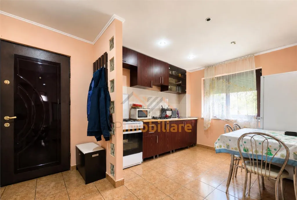 Apartament 2 camere tip C str italiana rogerius orad