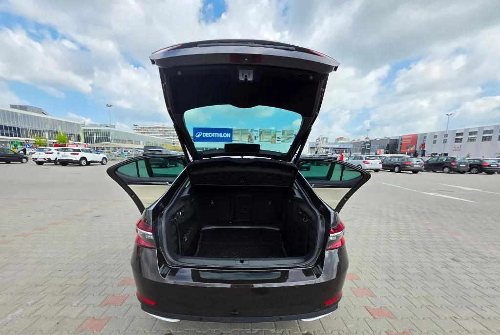 SKODA SUPERB L amp K 2020 25 000 eur