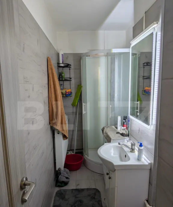 Apartament de 2 camere 40 mp complet mobilat si utilat zo
