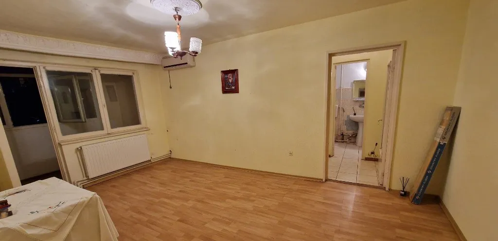 Apartament 2 camere confort 1 Viziru 1 etaj 2/4 Liber