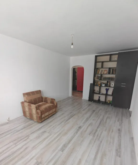 Apartament 3 Camere de vanzare in zona far Constanta D