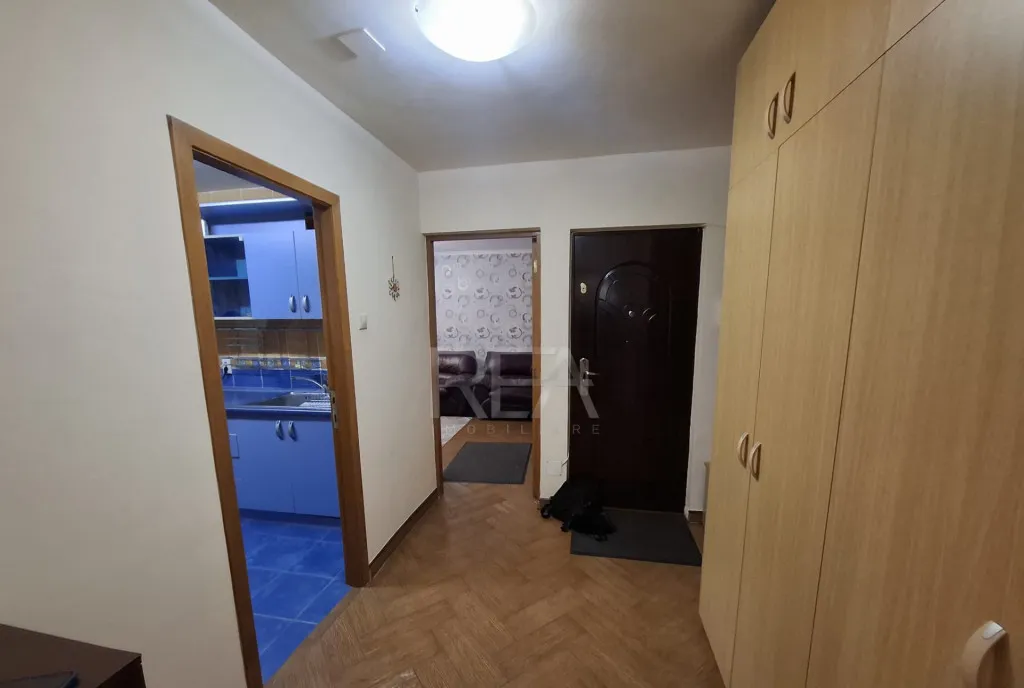 4 camere et 9/10 bloc 1982 anvelopat Str Turda