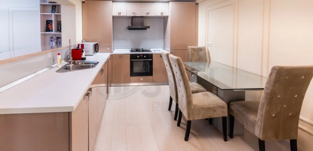 Apartament superb l nou renovat l parcare l terasa 31 mp