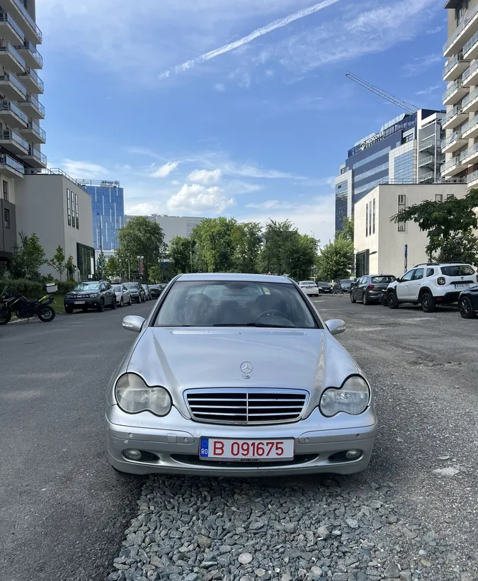 Mercedes Benz 220