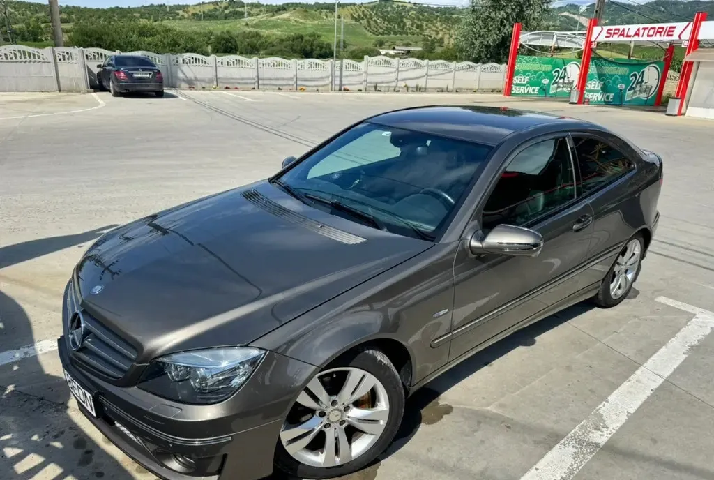 Mercedes clc 1 6 blue eficiency 12 000 eur