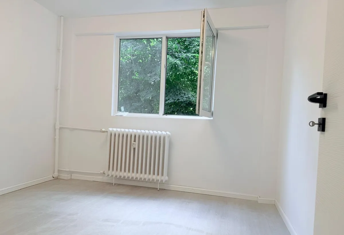Drumul Taberei vanzare 2 camere amenajat recent langa metrou Raul Doamnei