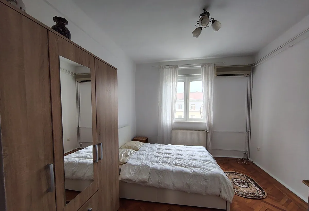 Bucurestii Noi metrou apartament cu 3 camere decomandate spatios 80 mp