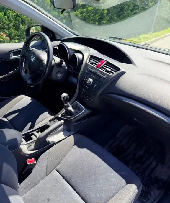 Honda Civic 5D 1 8 i-VTEC -2012- 82000km - 8 900 eur