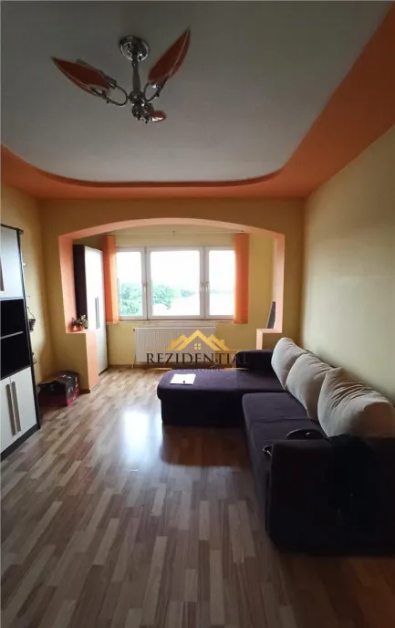 Apartament doua camere vis A vis de bazar