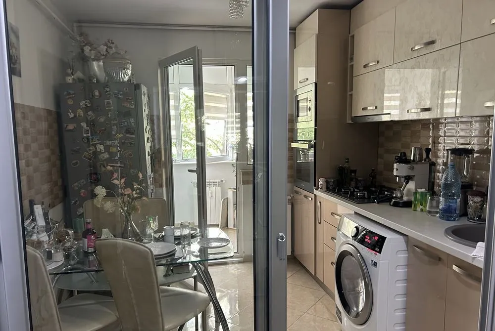 Apartament cu 3 camere lux 5 min Metrou Crangasi
