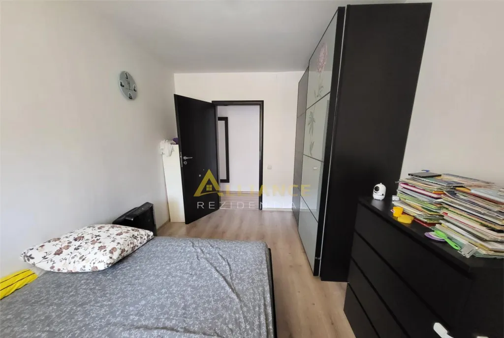 Apartament 3 Camere Strada Luica Sector 4 Terasa 54 mp