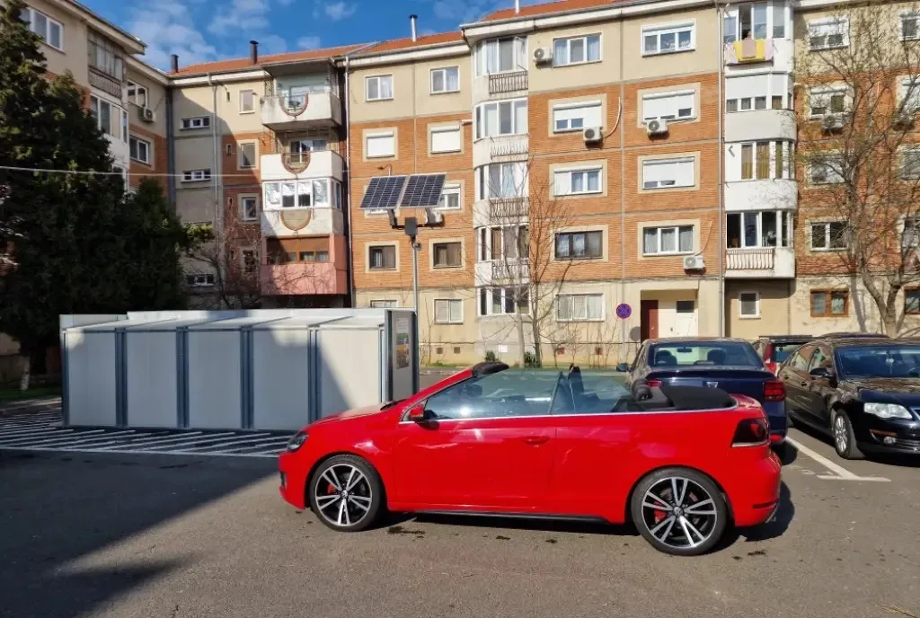 Volkswagen Golf 6 GTI Cabrio 12 500 eur