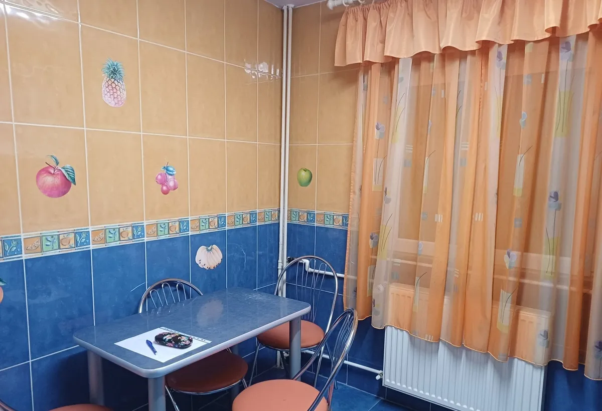 Gorjului Apartament cu 2 camere zona Apusului acces la Metrou Gorjului