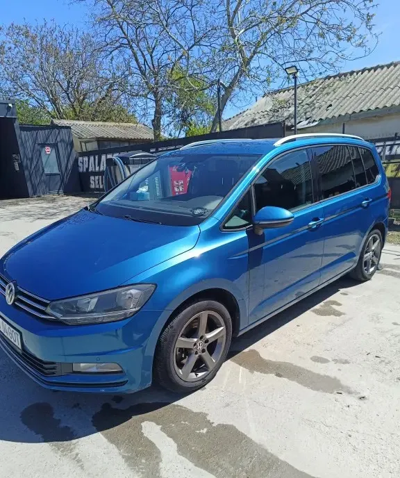 Volkswagen Touran Comfortline 2016 8 300 eur