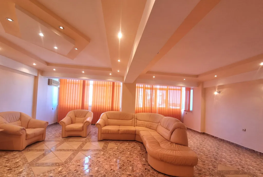 Apartament spectacol/ 101 mp utili/ living de 54 mp Unic i