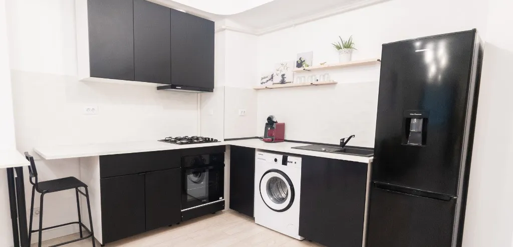 Proprietar inchiriez apartament de 2 camere Politehnica