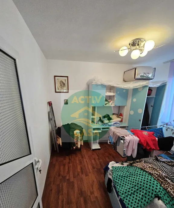 Apartament 3 camere zona Piata Mare
