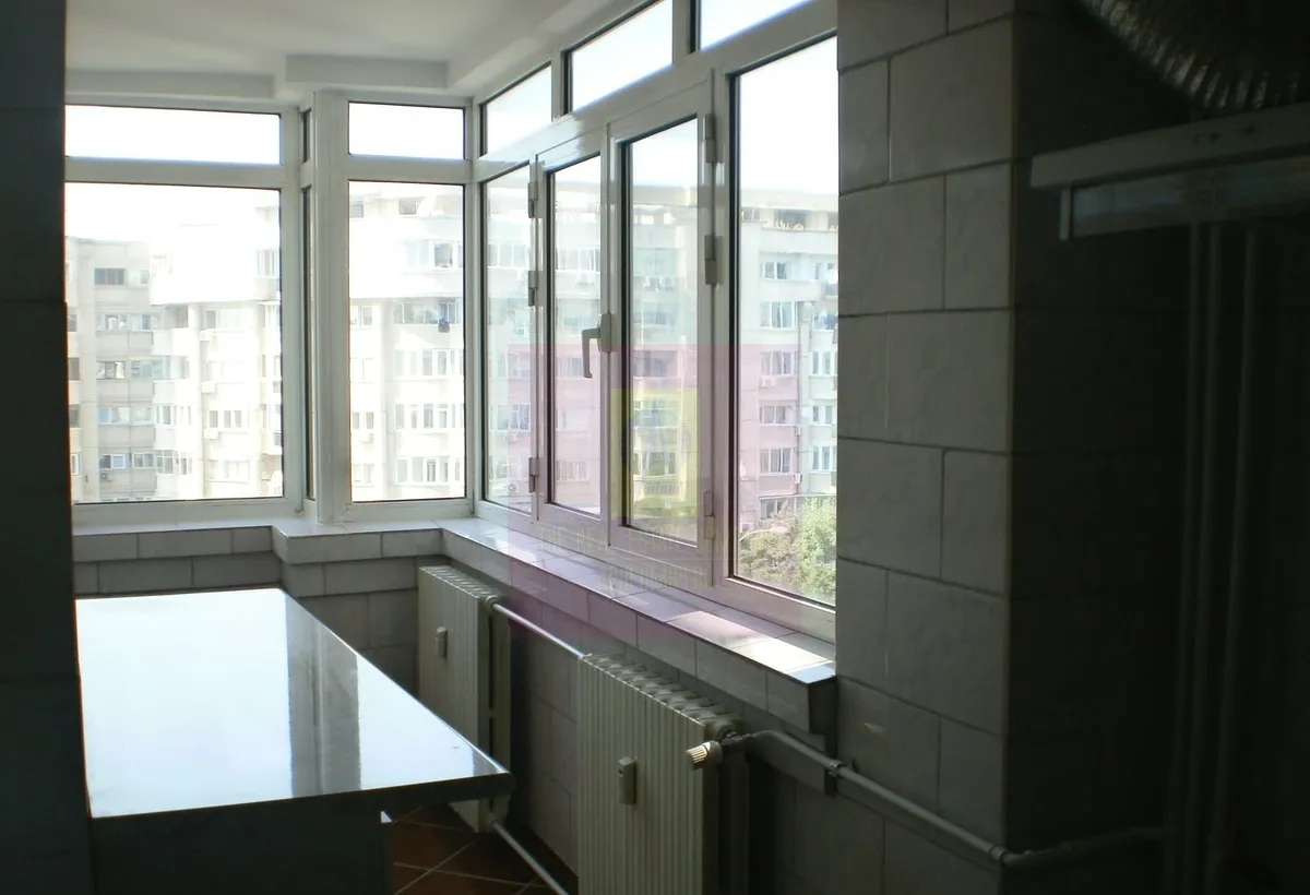 Apartament 3 camere pe bd Decebal