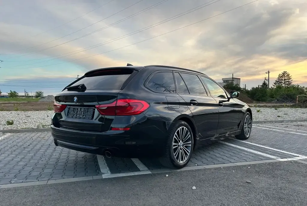 BMW G31 BMW Seria 5 530d xDrive Aut Sport Line 17 999 eur