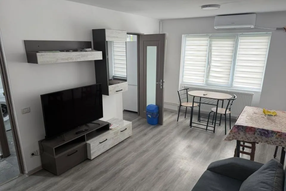 Garsoniera la prima inchiriere totul nou langa centru comercial