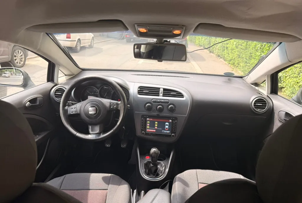 Seat Leon 1 6 2009 2 700 eur