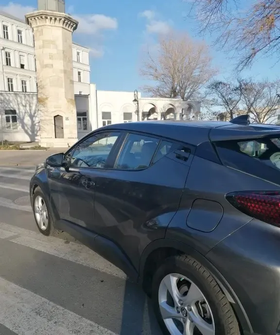 Toyota C-hr hibrid automata 18 000 eur
