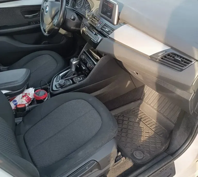 BMW 218i gran tourer 8 000 eur