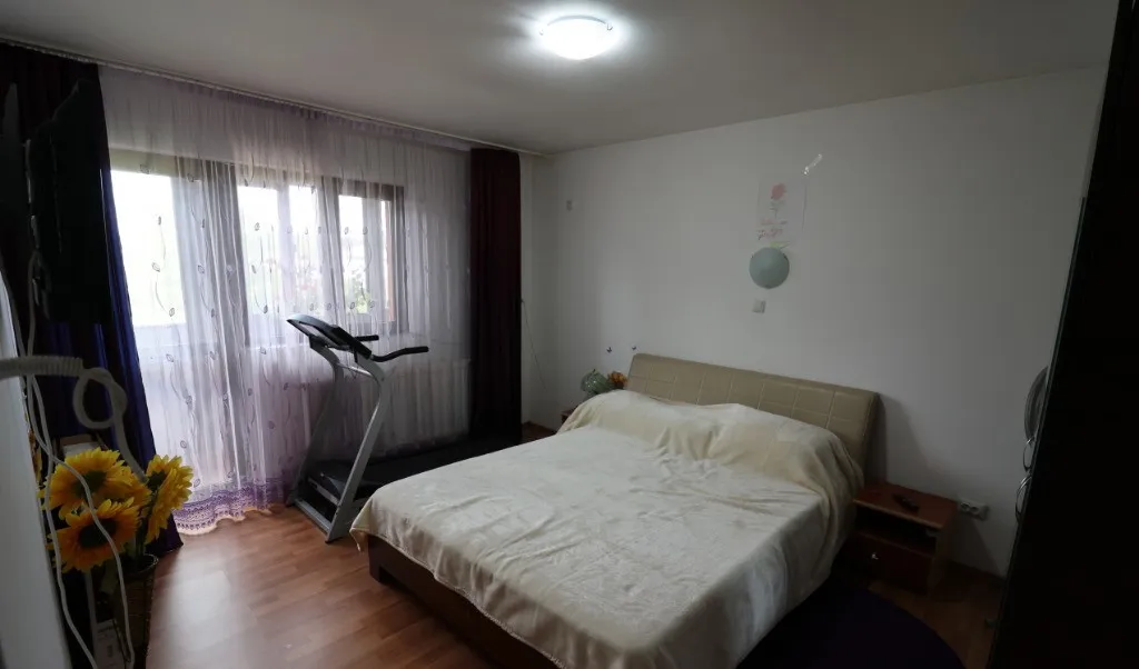 Casa de vanzare 4 dormitoare Sp P 1E Auchan Bascov Pitesti propr