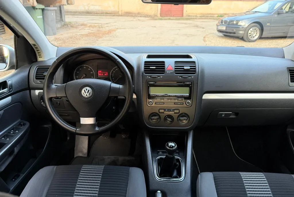 VW Golf 5 2008 1 6 MPI 102 CP 185000 KM Reali Unic Proprietar Impecabil 3 490 eur
