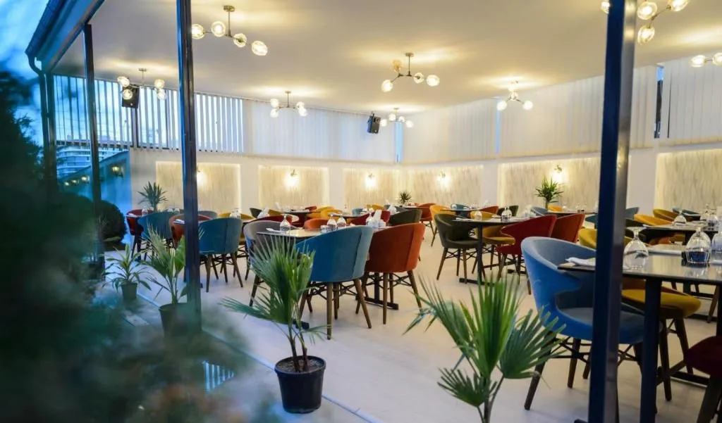 Mamaia Nord Vila turistica P 2 functionala complet
