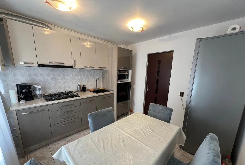 Apartament de 2 camere zona fsega