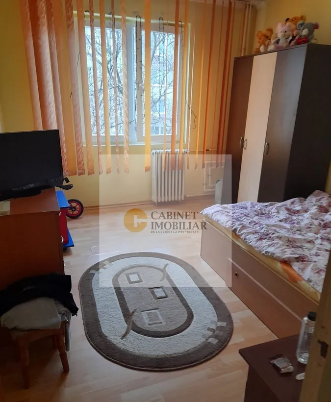 Crangasi 3 Camere Decomandat 2 Bai Etaj 4/8 75mp totali