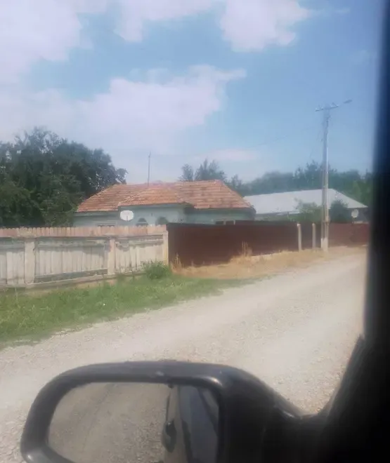 Vand casa si teren